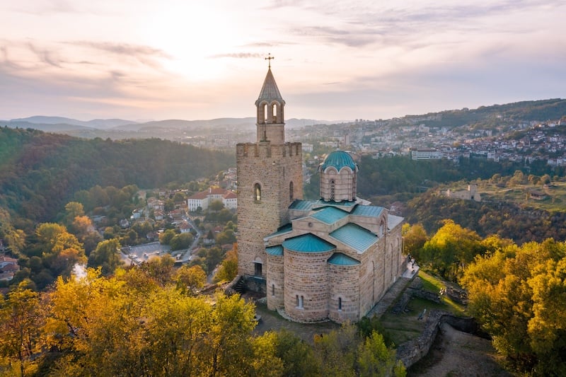 800 px Tsarevets Fortress AdobeStock_892298196 copy