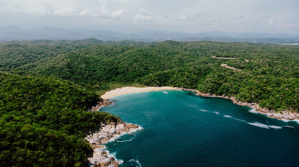 Bahía el Órgano, Huatulco, Oaxaca AdobeStock_383612947